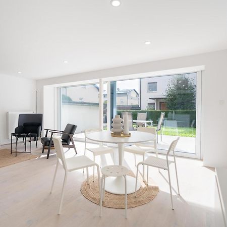 Black & White Apartments Rozna Dolina Любляна Екстериор снимка