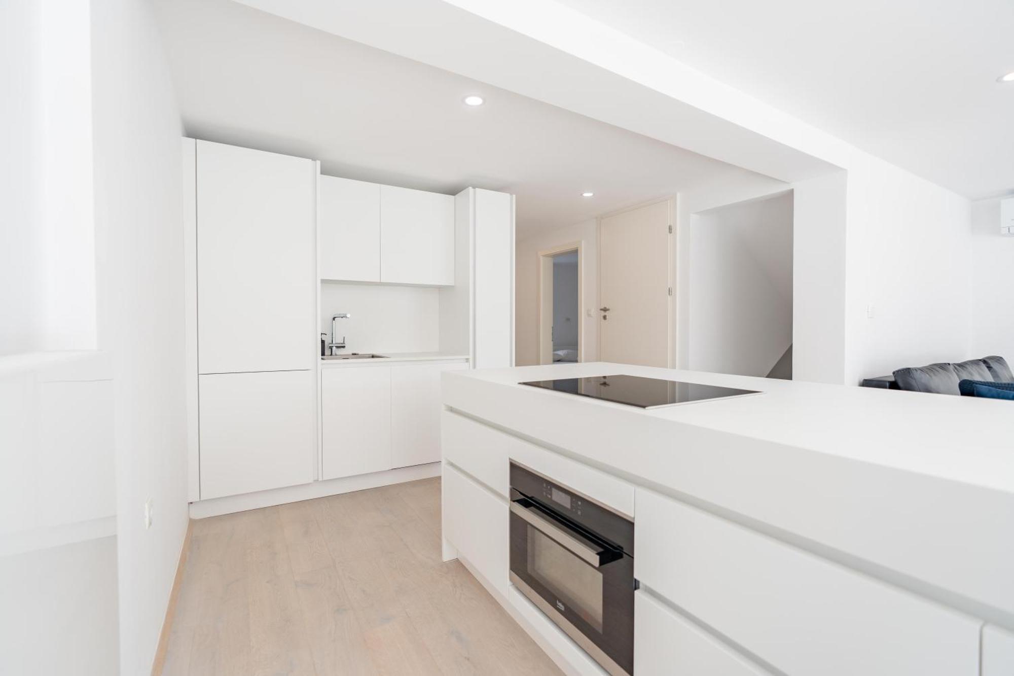 Black & White Apartments Rozna Dolina Любляна Екстериор снимка